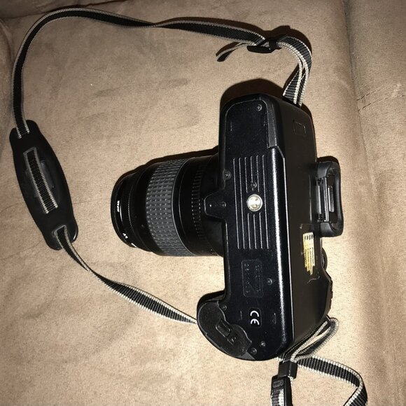 Canon EOS 5000 35mm SLR film camera - Picture 3 of 5